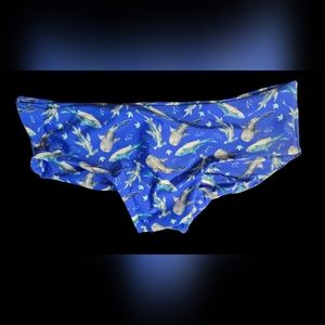 Kona bottom, sharks, L